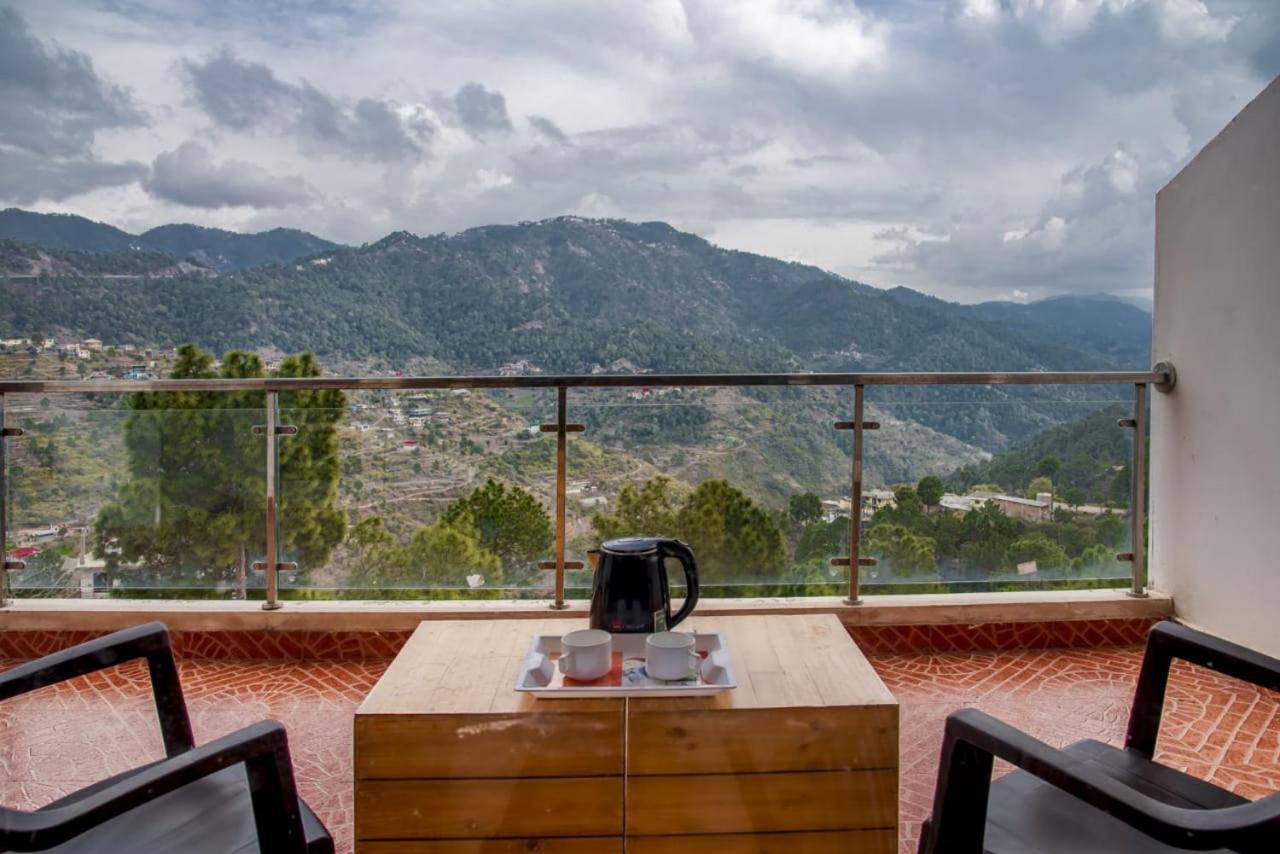 Mystic Forest View Kasauli I Serviced Villa I Best Seller I Vacations I Family Events I Open Air Lawn I Sky Bonfire I Kasauli By Exotic Stays 외부 사진